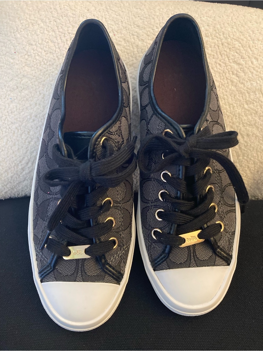 6.5 B Coach Black Grey Signature-Print Low Top Soft Canvas Sneakers. - Picture 5 of 9